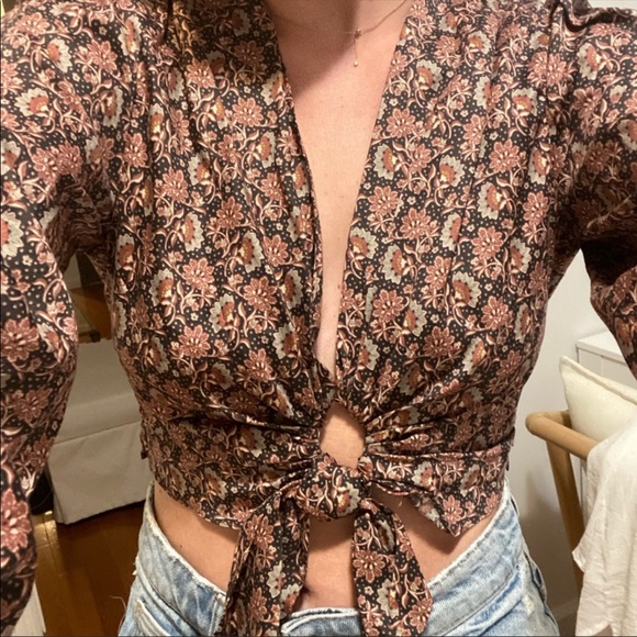 Zara Cropped Blouse - Picture 2 of 4